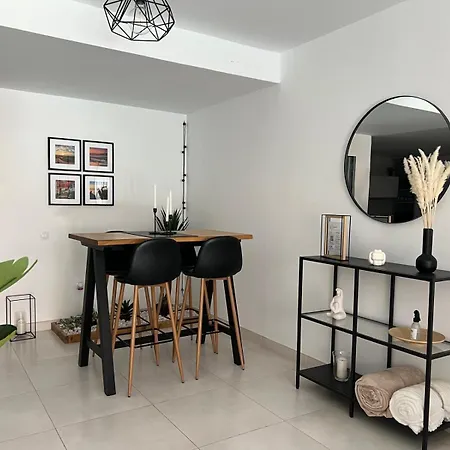 Palmview Private Pool Apartman *