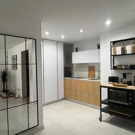 Palmview Private Pool Apartman *