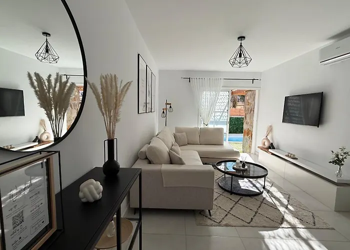 Palmview Private Pool